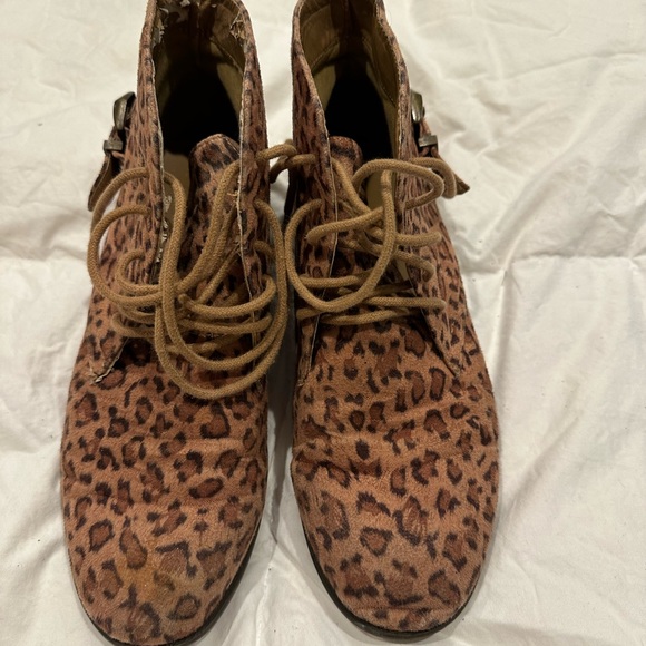 Forever 21 Cheetah Ankle Boots, Size 8 - Picture 2 of 5